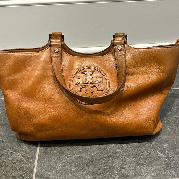Tory Burch Handbags - Tory Burch large brown bag with dust cover / storage bag